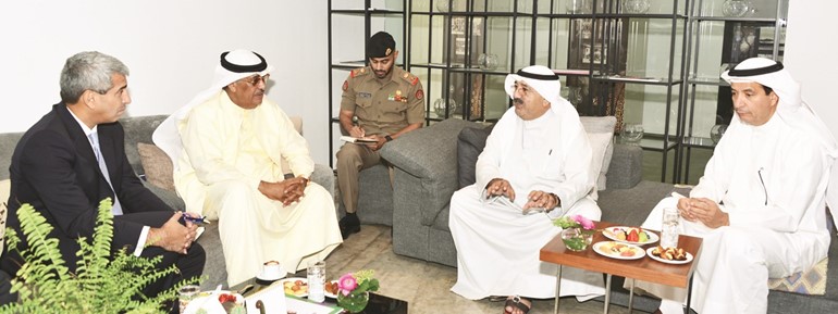 النائب الاول مستقبلا المدير التنفيذي في ماكينزي الشرق الأوسط طارق المصري ﻿