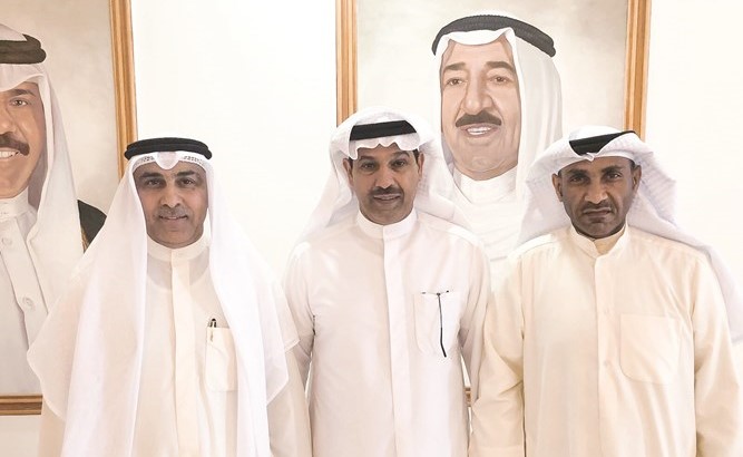 د. حمود فليطح متوسطا عادل الغريب وحامد العمران﻿