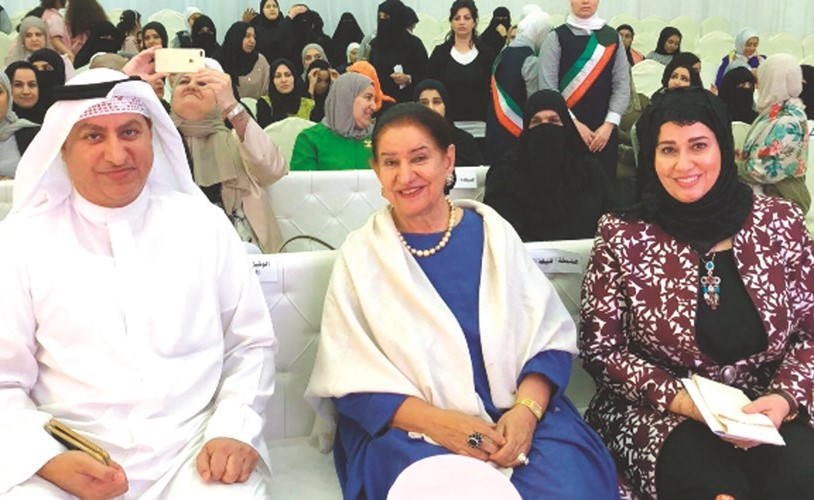 الشيخة شيخة العبدالله ود.سلمان اللافي في مقدمة الحضور ﻿