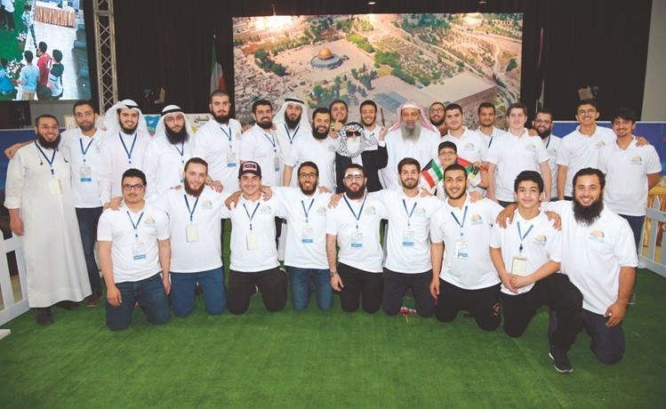 «رواد» نظم المهرجان المقدسي الأول للفتيان بالكويت