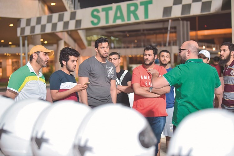 طلبة جامعة الكويت أطلقوا العنان لمواهبهم في الكارتنغ والدريفت