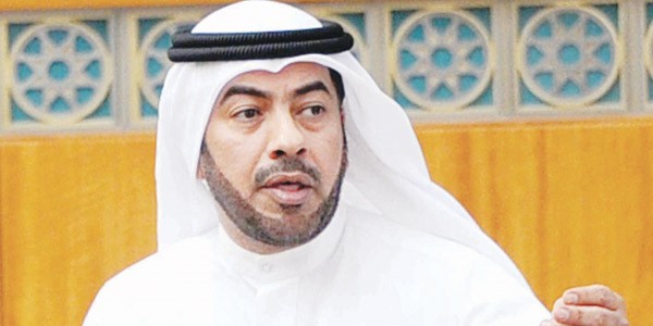الدقباسي مغرداً عبر تويتر :اعتذرت عن مقابلة السفير الفلبيني .." لاصداقة مع من يمس قوانين بلادي ".