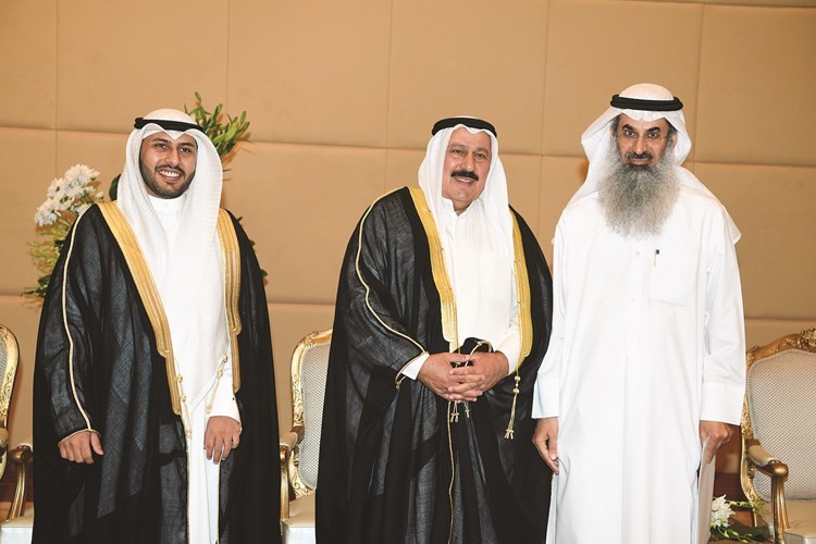 د.أحمد الكوس يبارك للمعرس فهد الجسار ووالده احمد الجسار﻿