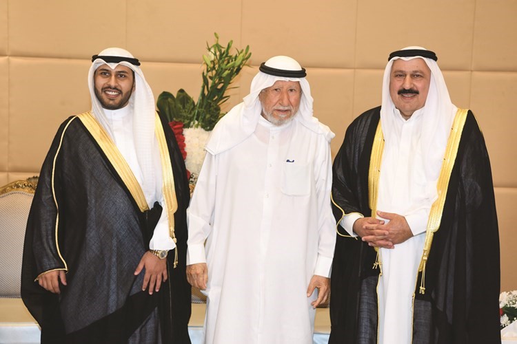 د.ابراهيم مهلهل الياسين يهنئ المعرس ووالده أحمد الجسار﻿
