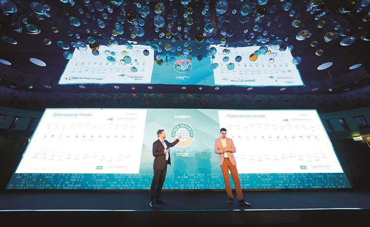 محمد أمين حسبيني مستعرضا التهديدات الأمنية التي يتعرض لها المستخدمون في الشرق الأوسط﻿