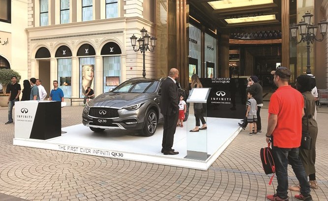 إنفينيتي QX30 الجديدة خلال عرضها في الأفنيوز﻿