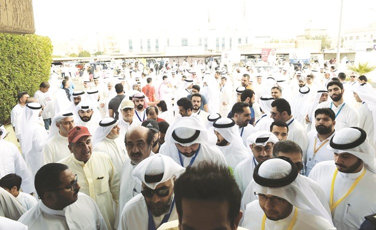 إقبال كبير من المساهمين على المشاركة في انتخابات تعاونية الجابرية	(متين غوزال)﻿