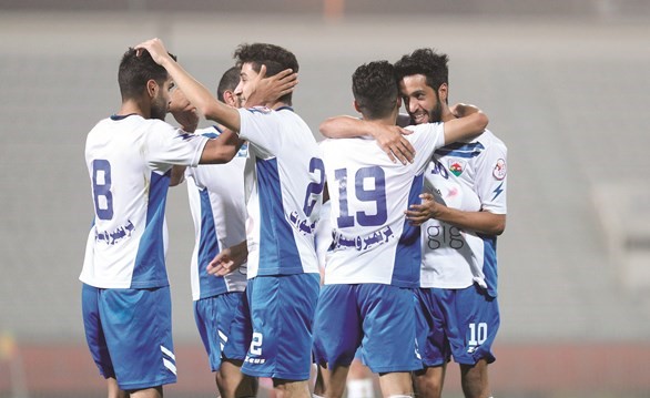 الشمري يكافئ لاعبي الجهراء