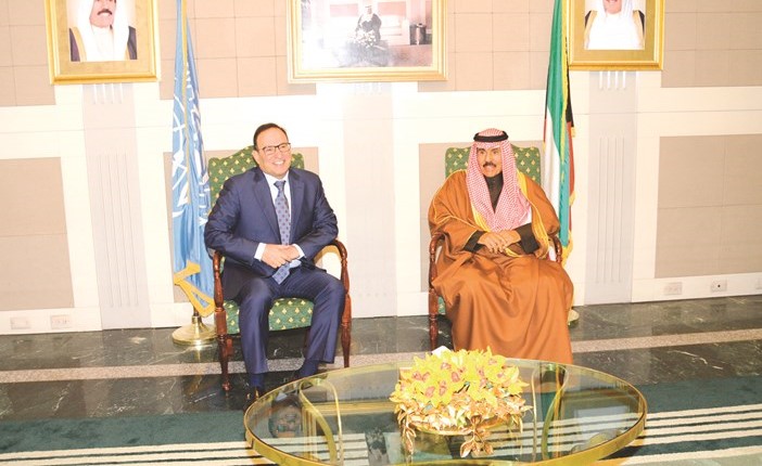 سمو ولي العهد الشيخ نواف الأحمد خلال لقائه السفير منصور العتيبي ﻿