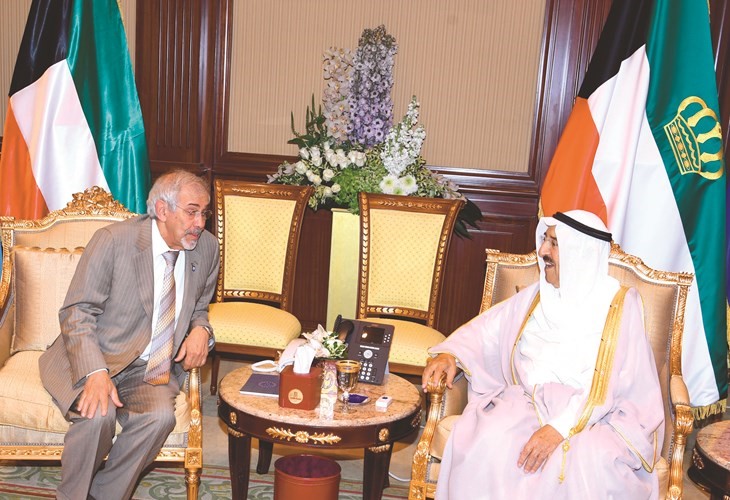 صاحب السمو الأمير الشيخ صباح الأحمد مستقبلا د. هلال الساير﻿