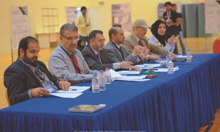 لجنة تحكيم مسابقة التحدي للروبوت الخليجية الثالثة للجامعات المقامة في البحرين﻿