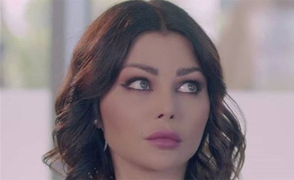 بالفيديو.. هيفا وهبي في الكواليس: "تعبانة ومبيّنة ناصحة بس مهم الأخلاق"