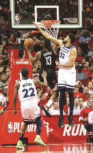 جيمس يتعملق أمام انديانا في NBA
