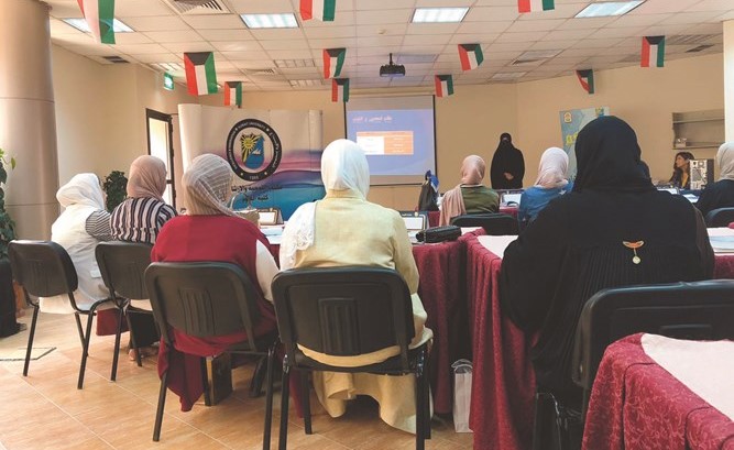 «الجامعة» تنظم ورشة الإرشاد وكيفية حساب المعدل للطلبة المتعثرين دراسياً