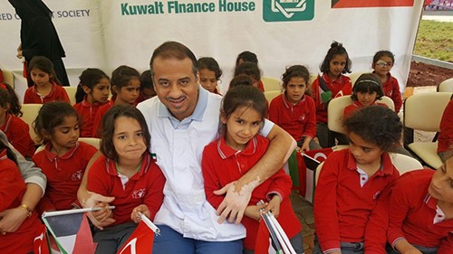 المساعدات الكويتية ترسم البهجة على وجوه المحتاجين مع قرب حلول رمضان