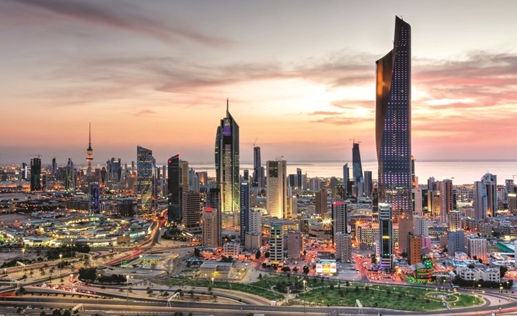 الكويت لن تستفيد من تحويلات الوافدين.. بل ستخسر إنسانياً واقتصادياً