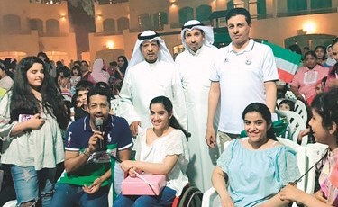 صالح العازمي وأعضاء النقابة مع الحضور﻿