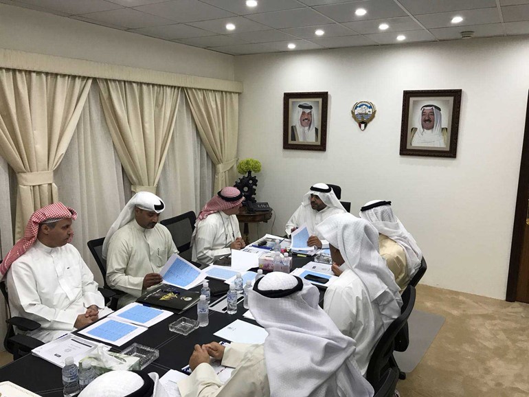 الجبري: ضرورة مراعاة الآداب العامة والتمسك بالقيم المجتمعية في كل الأعمال التلفزيونية والإذاعية