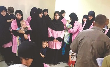 المتهمات الأجنبيات أثناء المحاكمة امس	(أ.ف.پ)﻿