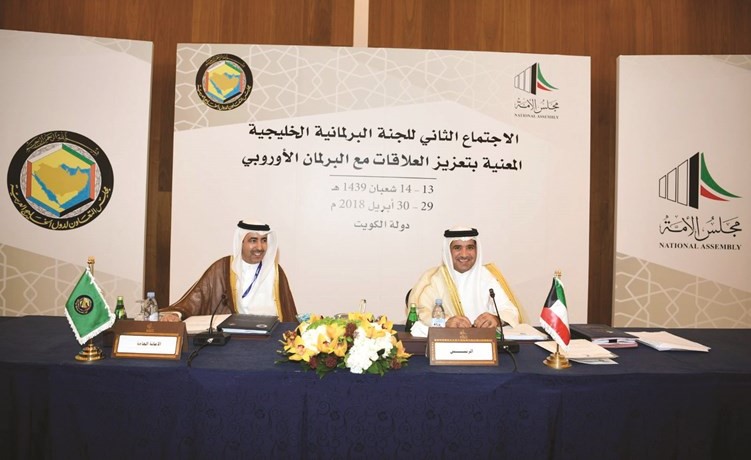 رئيس الاجتماع النائب د.عودة الرويعي﻿