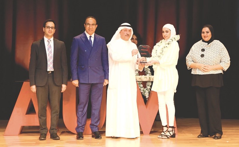 AUM تكرم طلابها الفائزين في مسابقة تحدي الروبوتات لجامعات دول الخليج