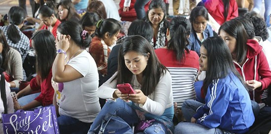 انتقادات داخلية لدوتيرتي لطلبه عودة العمالة من الكويت: يقامر بسبل معيشتهم والحكومة غير قادرة على إعالتهم