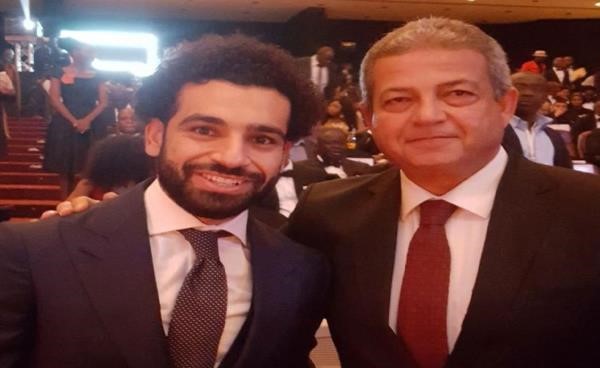 وزير الرياضة المصري يعلن حل أزمة صلاح
