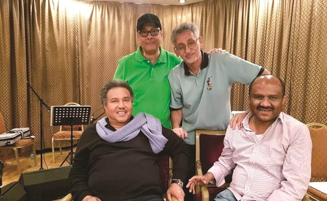 فنان العرب محمد عبده اثناء بروفات الحفل﻿