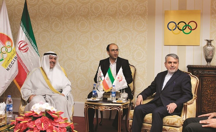 الشيخ احمد الفهد خلال لقائه صالحي اميري ﻿