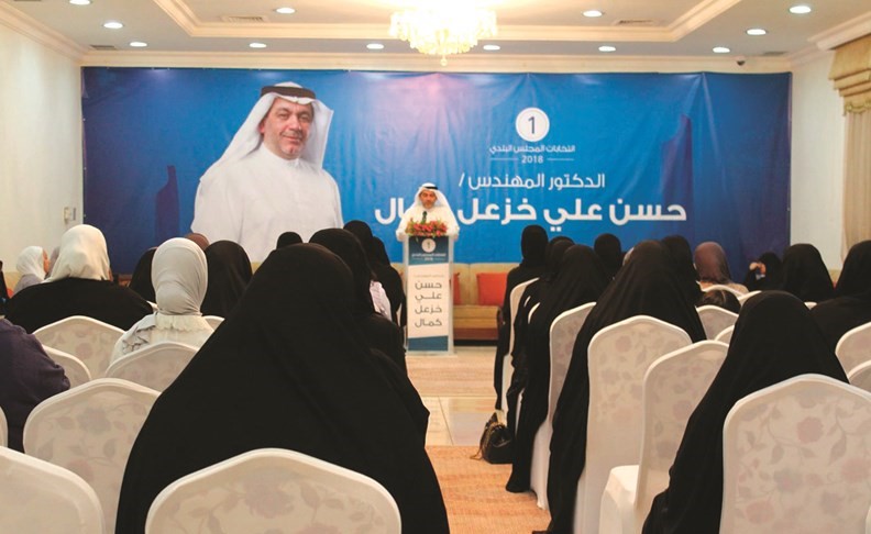 د.حسن كمال خلال حديثه إلى ناخبات الدائرة الأولى﻿