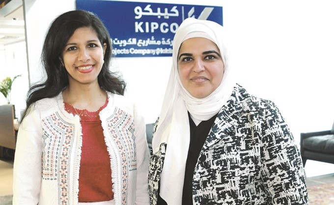  إيمان العوضي وبسمة القصار﻿