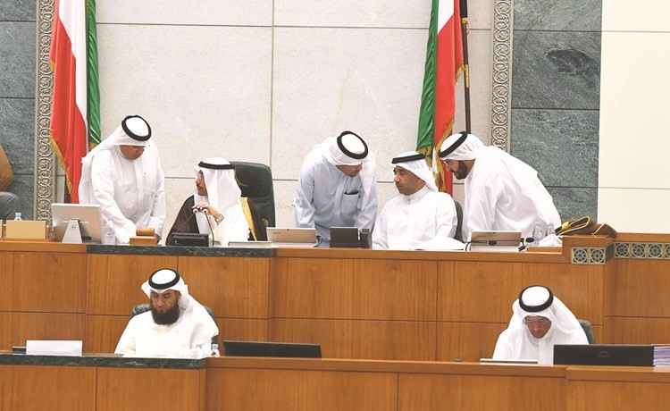 رئيس مجلس الأمة مرزوق الغانم والشيخ خالد الجراح وأنس الصالح ود. عودة الرويعي وسعدون حماد﻿