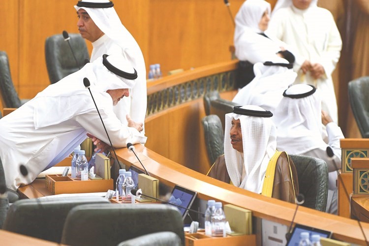 سمو الشيخ جابر المبارك في حديث مع صالح عاشور﻿