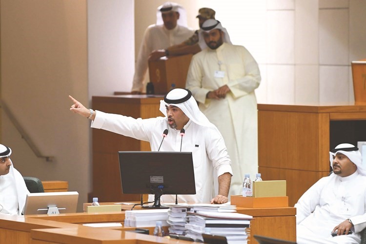 الطبطبائي اثناء مرافعته في الاستجواب﻿