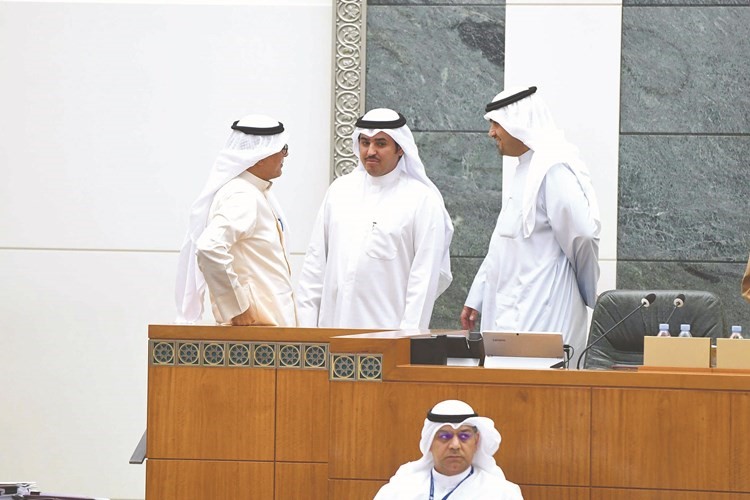 أنس الصالح وناصر الدوسري وصلاح خورشيد ﻿