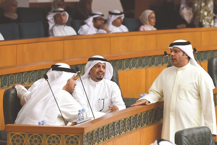 فيصل الكندري وماجد المطيري ود. فهد العفاسي﻿