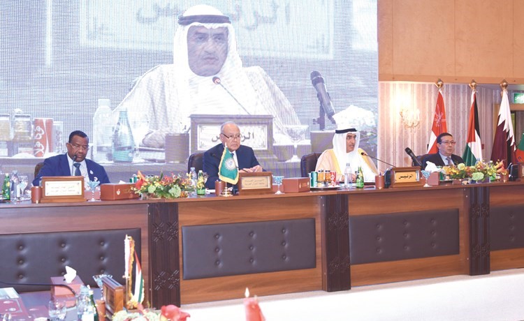 م. بخيت الرشيدي وأحمد ابو الغيط خلال فعاليات المؤتمر العربي الثالث للمياه﻿