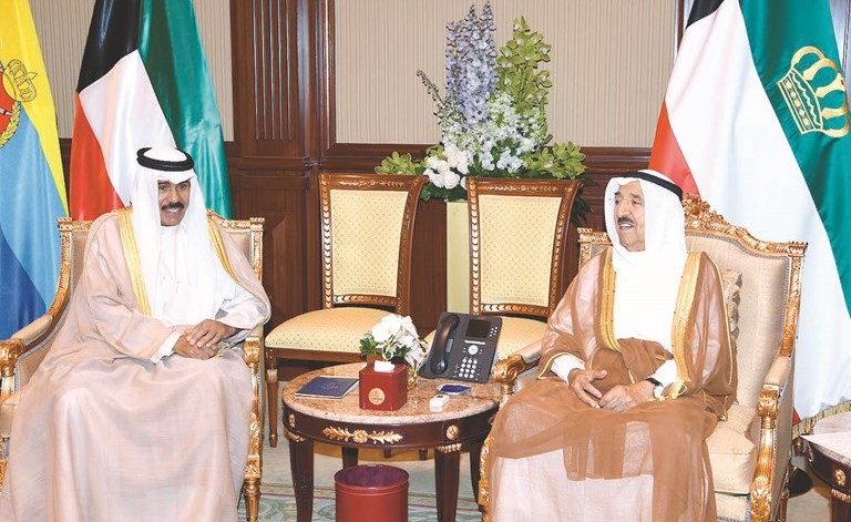 صاحب السمو الأمير الشيخ صباح الأحمد مستقبلا سمو ولي العهد الشيخ نواف الأحمد ﻿