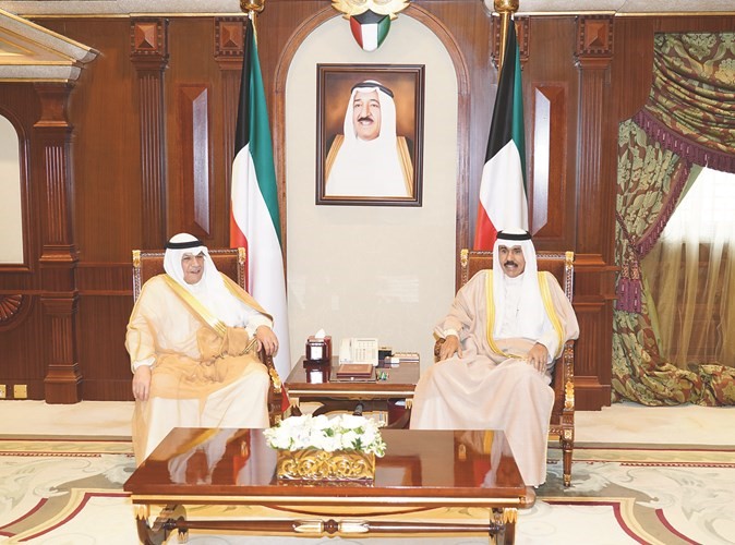 سمو ولي العهد الشيخ نواف الأحمد مستقبلا الشيخ خالد الجراح ﻿