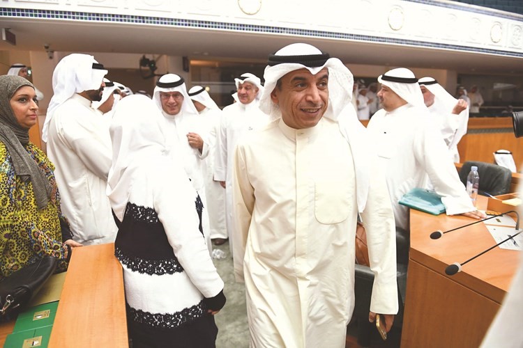 د.حامد العازمي بعد انتهاء الجلسة﻿