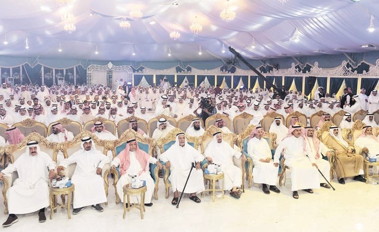 حضور غفير في افتتاح مقر مرشح الدائرة السادسة فهيد المويزري 	(متين غوزال)﻿