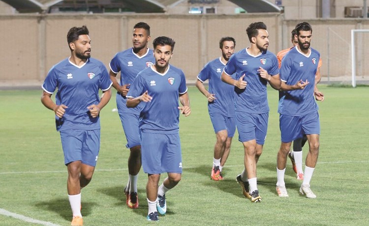 الأزرق واصل التدريب.. واليوم راحة