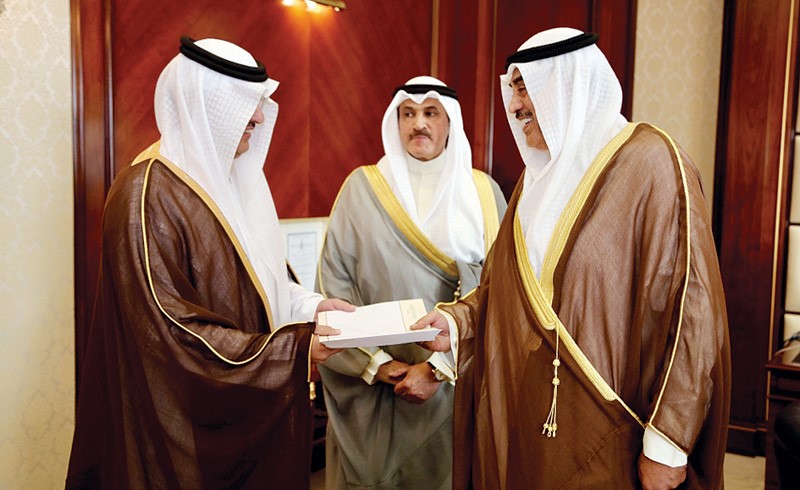 الشيخ صباح الخالد يتسلم نسخة من اوراق اعتماد سفير خادم الحرمين لدى البلاد الأمير سلطان بن سعد