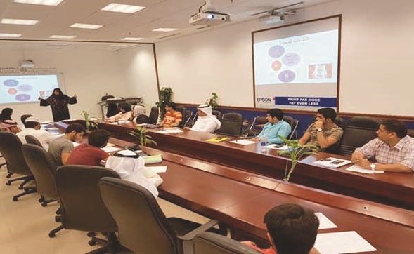 «العلوم الإدارية» نظمت «سلسلة مهارات الإبداع في الحياة»