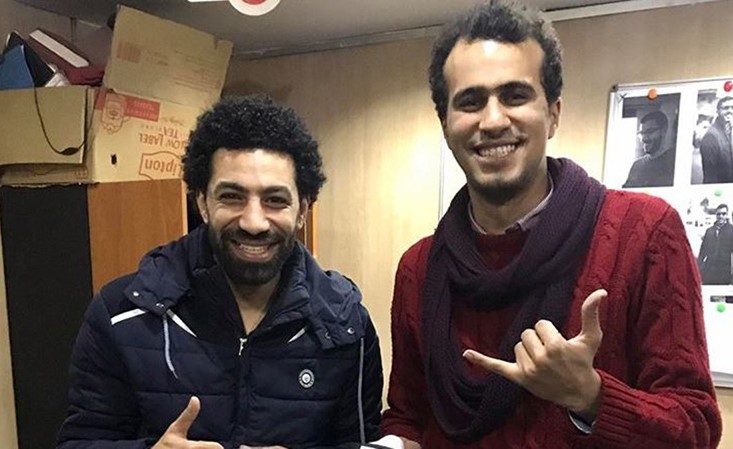 هكذا أصبح شاب مصري نجما في صحف عالمية بسبب محمد صلاح