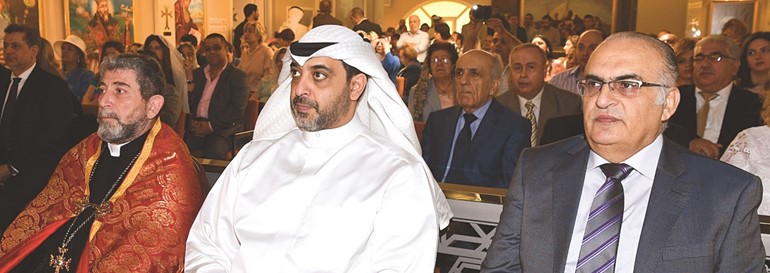 ممثل صاحب السمو الامير الشيخ صباح الأحمد الشيخ محمد العبد الله خلال حضوره القداس في مطرانية الأرمن في الكويت والدول المجاورة ﻿