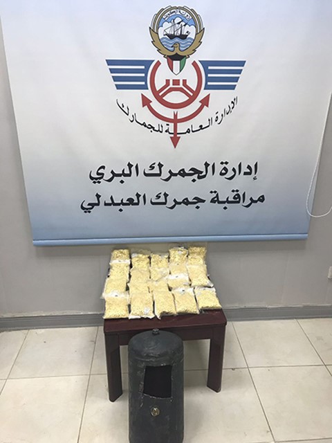 المستشار الجلاوي شكر «رجال جمارك  العبدلي» لضبط  40 الف حبة كابتجون في سلندر غاز اعد بشكل مصنعي