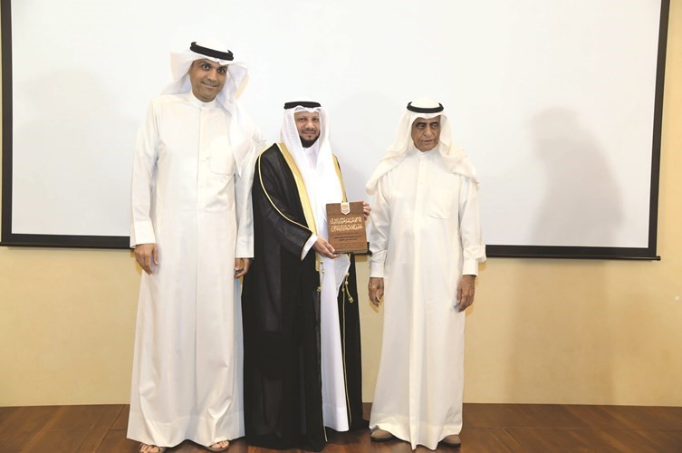 نوري العثمان مكرما براك الشيتان﻿