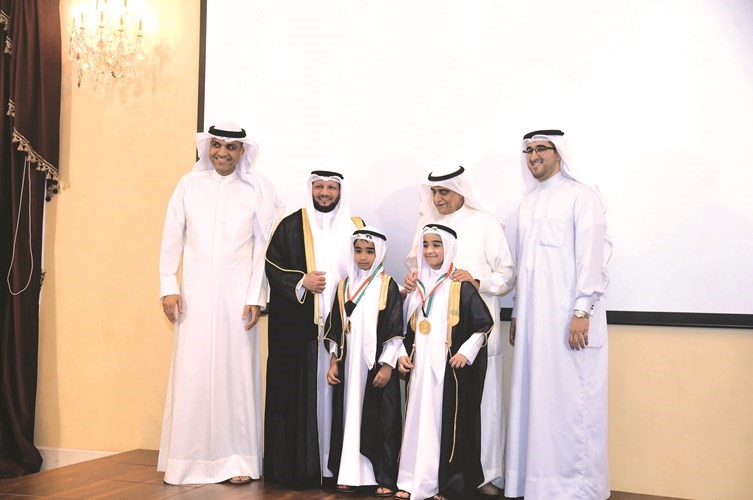 تكريم عمر وبدر عبدالله العثمان﻿