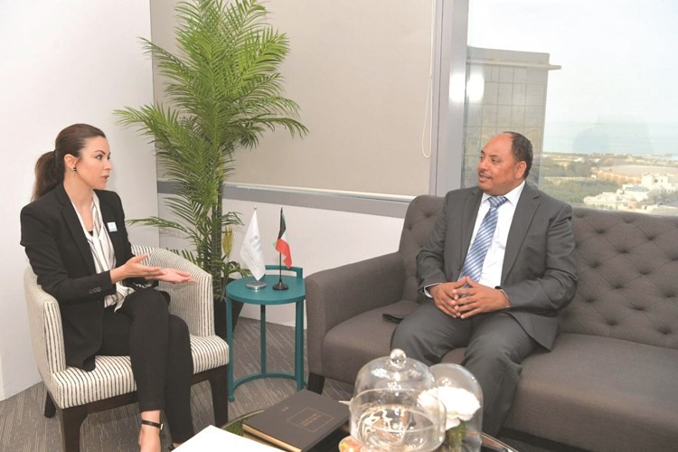 وكيلة وزارة الدولة لشؤون الشباب الشيخة الزين الصباح خلال اللقاء مع الزميل عاطف رمضان	(قاسم باشا)﻿